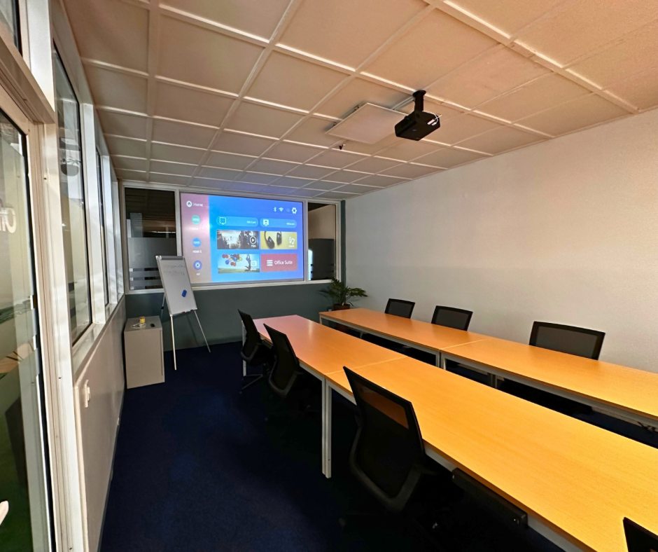 Remote Opus kantoor Suriname interieur