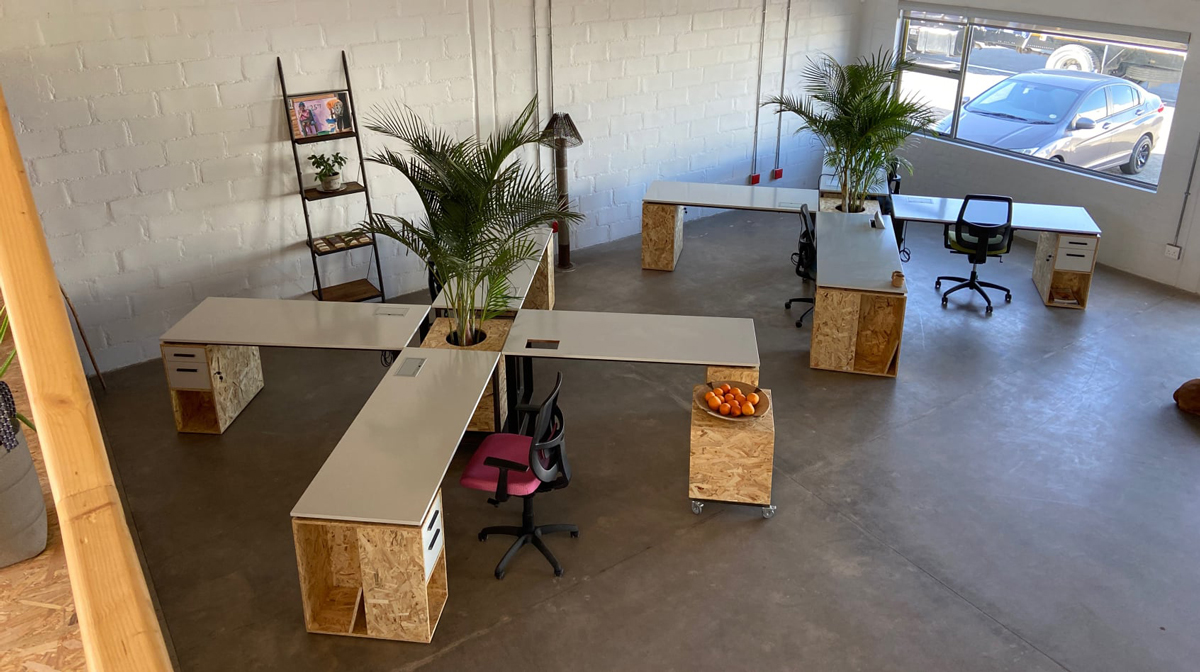 Remote Opus coworking Namibië - hotdesk interieur